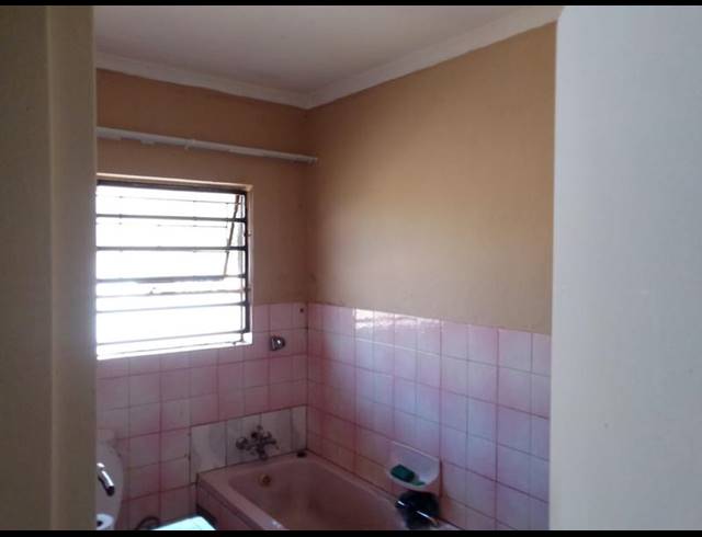 3 BEDROOM HOUSE FOR SALE IN ZAKARIYYA PARK